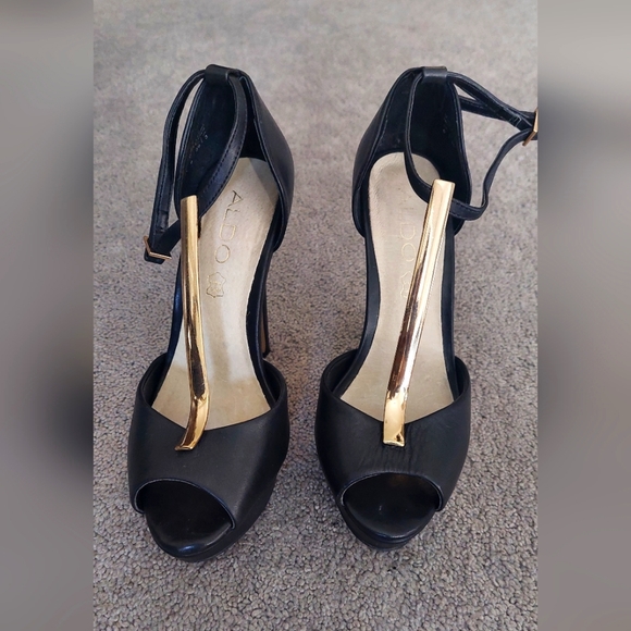 Black and Gold Heels - Picture 4 of 4